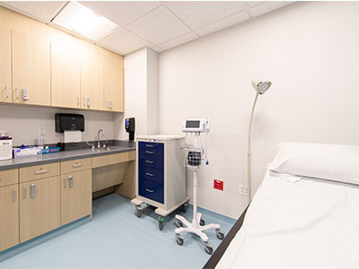 wound-center-exam-room-400-x-300